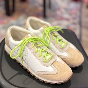 Tory Burch Vintage Nylon Sneaker - New Ivory/White - 9